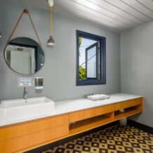 Interior washroom addiction treatment in Los Angeles California. Tulua health
